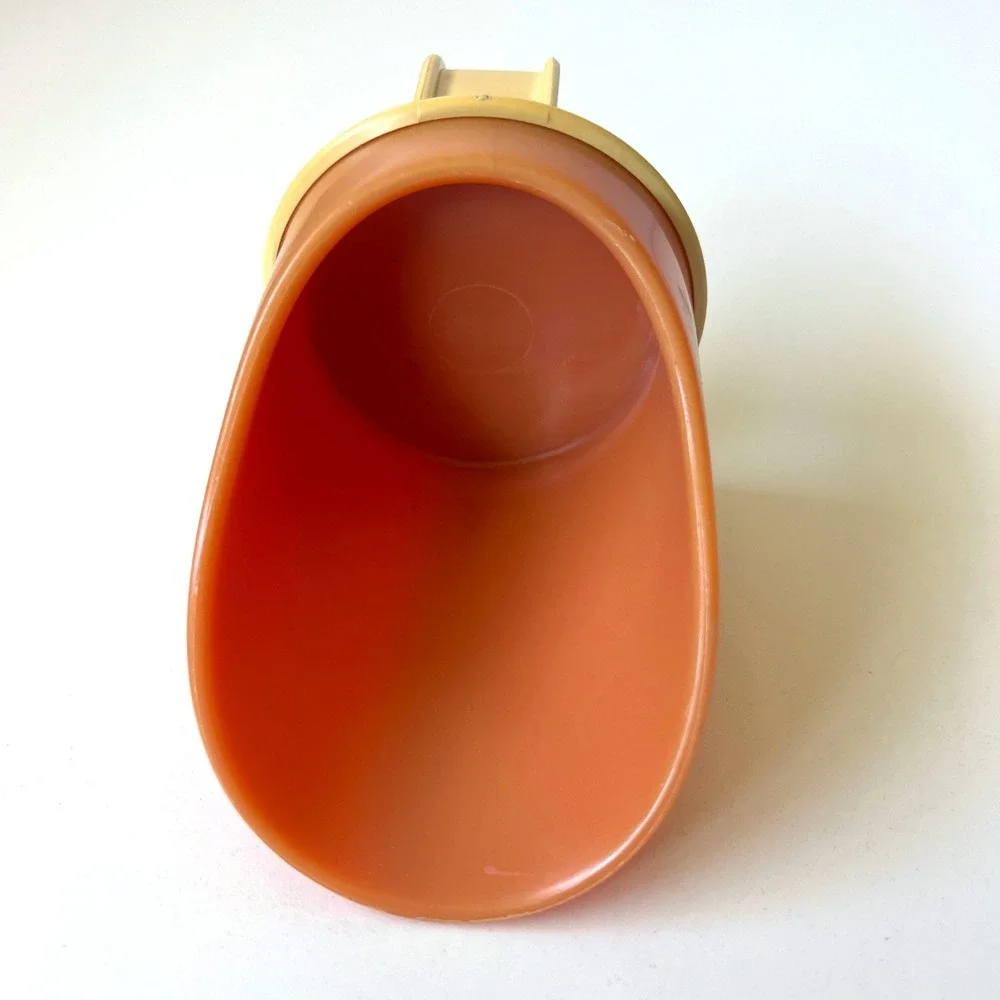 Vintage 1972 Avon Country Kitchen Flour Scoop Orange Daisy Plastic 6